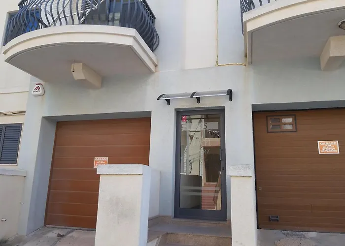 Penthouse 2 * Marsaskala